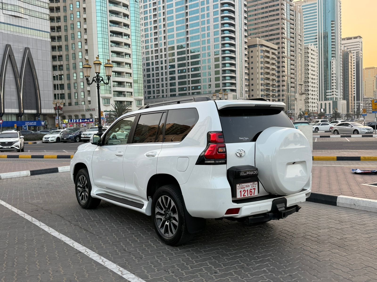 Land  Cruiser Prado VX 2022 White image